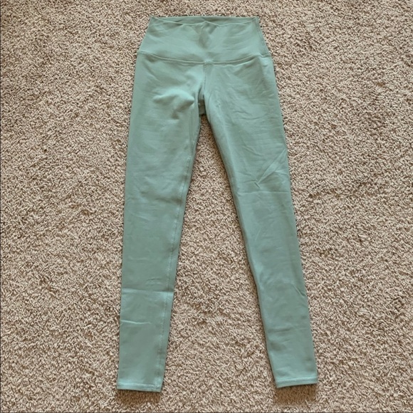 Alo Dash Legging - Picture 2 of 6